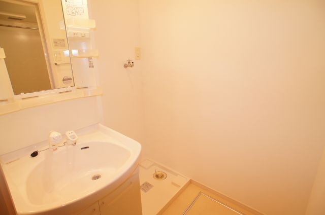 【洗面所】 | スマイルⅡ番館 | ゆったりとスペースのある洗面所