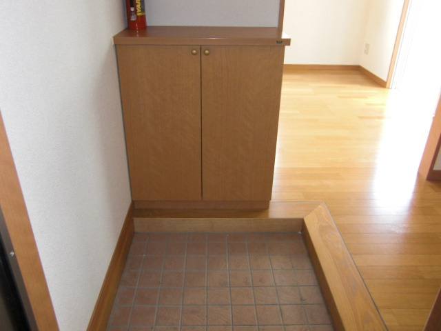 【玄関】 | シャトレＹＯＵ | ※退去前の為、写真と現状が異なる場合がございます
