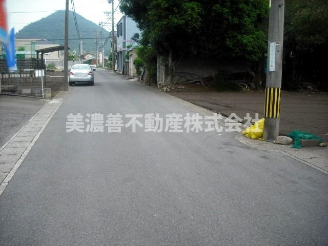 ２７７６６　岐阜市琴塚土地の前面道路含む現地写真