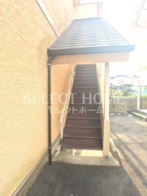 【エントランス】 | 第5カネイ八帖北町アパートＡ棟 | ゆとりのあるエントランスです