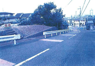 【前面道路含む現地写真】
