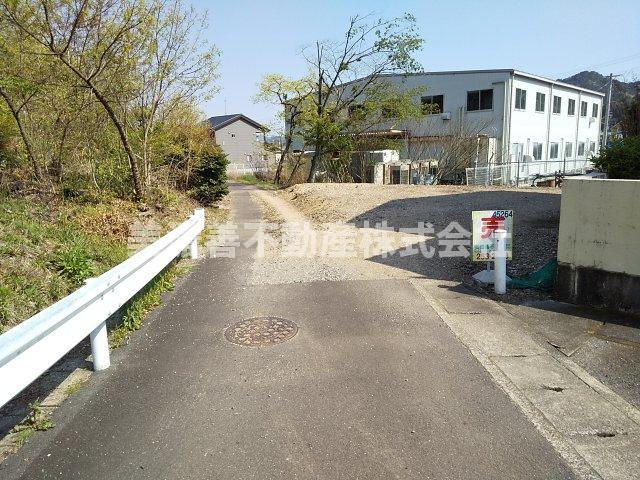 ４５２６４　岐阜市福富天神前土地の前面道路含む現地写真