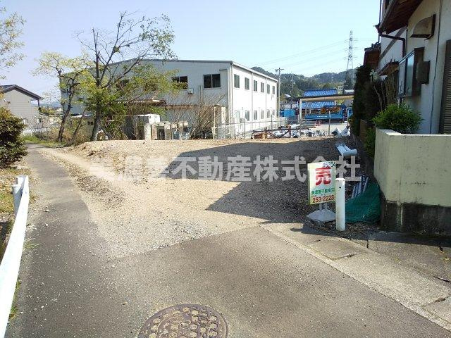 ４５２６４　岐阜市福富天神前土地の前面道路含む現地写真