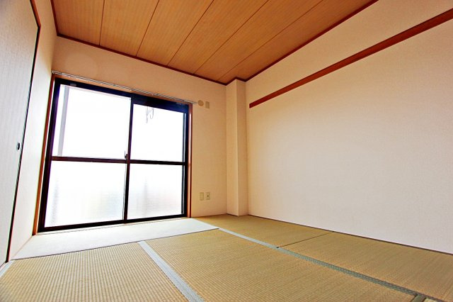 エーデルワイス近藤の和室