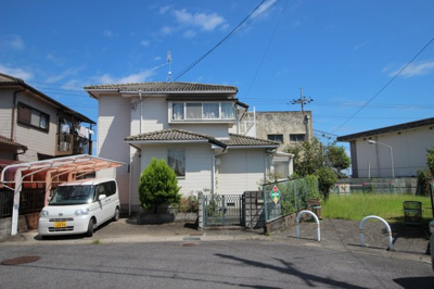 【外観】 | 大津市真野2丁目22-20　売り土地 | 土地外観、上物あり、隣は公園