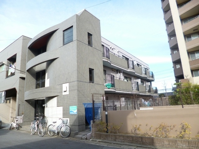 ローズガーデンＲ１２番館の外観