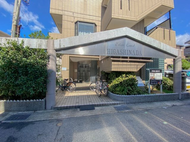 エステムコート東灘のエントランス