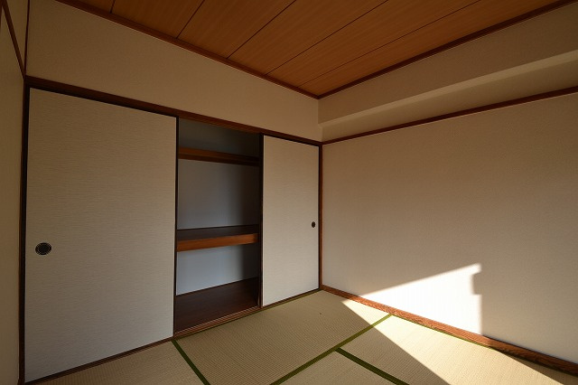 広島市西区古江新町の賃貸マンションの収納|たっぷりとした収納スペースです