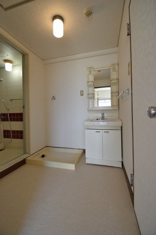 広島市西区古江新町の賃貸マンションの洗面所|使いやすい洗面所です