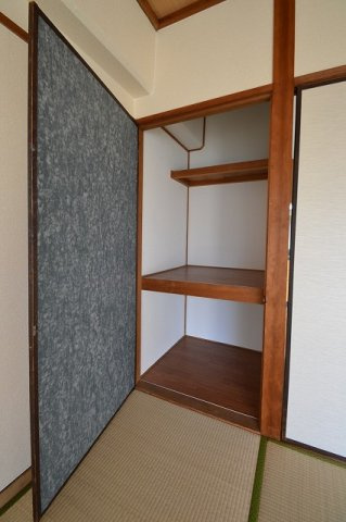 広島市西区古江新町の賃貸マンションの収納|便利な収納スペースです