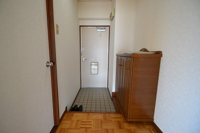 広島市西区古江新町の賃貸マンションの玄関|ゆったりとした玄関です