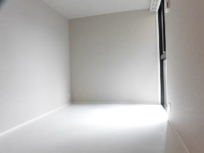 ヴィラスタジオーネ御所南の子供部屋|洋室