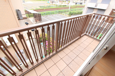 【バルコニー】 | メゾン・シャトレールＢ | 開放的で明るい空間を演出してくれるバルコニーです