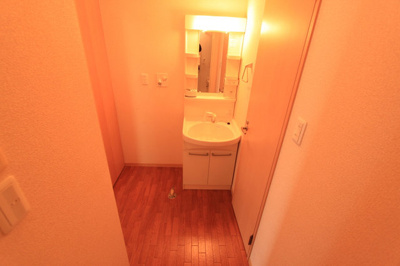 【洗面所】 | メゾン・シャトレールＢ | 広い洗面スペース