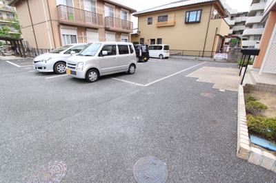 【駐車場】 | メゾン・シャトレールＢ | カースペースがあります