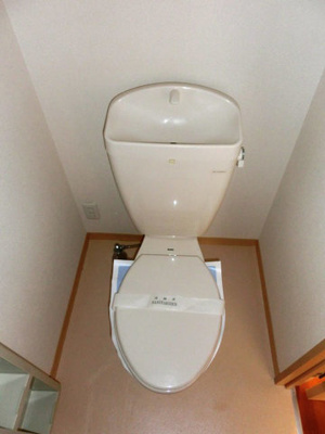 【トイレ】 | メゾン・シャトレールＢ | ゆったりとした空間のトイレです