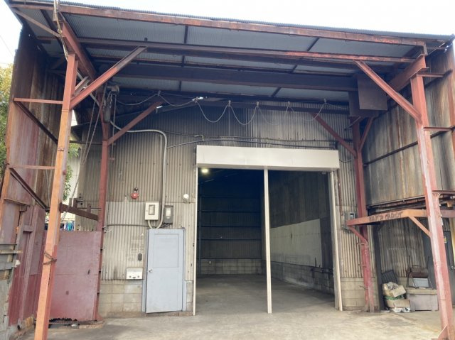 久々知西町貸工場の外観