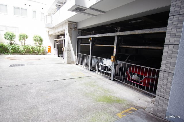 エスリード北大阪　仲介手数料無料の駐車場