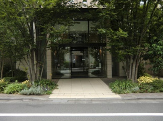 【エントランス】 | 京急本線「梅屋敷」駅徒歩15分、京急本線・京急空港線「京急蒲田」駅徒歩18分！
