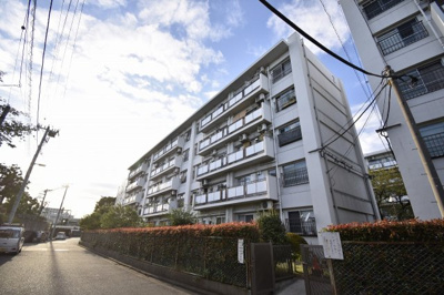 【外観】 | 上平間住宅2号棟 | ＪＲ南武線「鹿島田」駅徒歩10分、ＪＲ横須賀線「新川崎」駅徒歩11分！