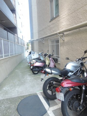 【その他共用部分】 | 妙蓮寺ハイツ | バイク置場