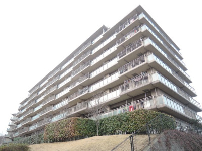 【外観】 | あおば山の手台グラン・ジャルダン6番館 | 南西北三方角部屋につき採光・通風良好！廊下側も人通りが少なくプライバシーを保てます♪