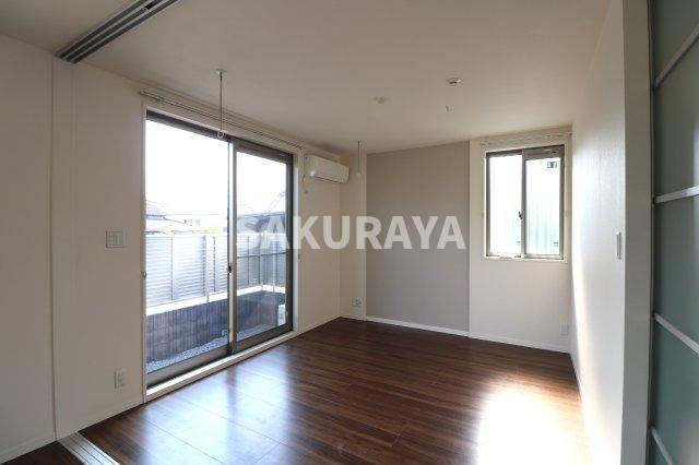 グレイッシュ・ウェストの洋室|2023年撮影。現況と異なる場合がございます。