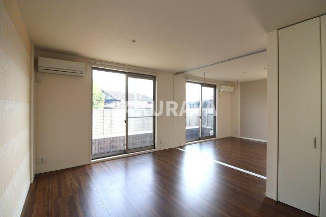 グレイッシュ・ウェストの居間・リビング|2023年撮影。現況と異なる場合がございます。