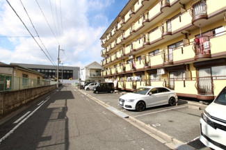 【駐車場】