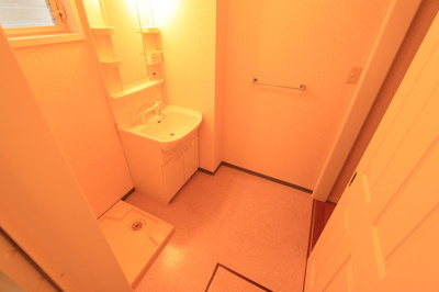 【洗面所】 | グランアベニュー真美Ｂ棟 | 脱衣スペースもあります