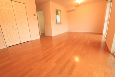 【居間・リビング】 | グランアベニュー真美Ｂ棟 | 居間です