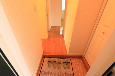 【玄関】 | グランアベニュー真美Ｂ棟 | 明るい玄関です