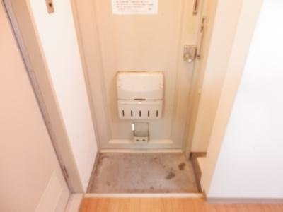 御幸町ハイツの玄関