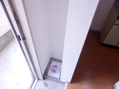 御幸町ハイツの内装|玄関の横スペース
