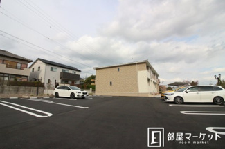 【駐車場】