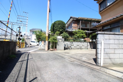【前面道路含む現地写真】 | 宇治市木幡西浦　中古戸建 | 「毎月の支払いはいくらになるの？」 「今の家賃とそんなに変わらないなら・・」 ゆいホームでは、ご購入・ご売却などのあらゆるご相談にお応えします。もちろん相談は無料です！まずはお気軽にお電話下さい。