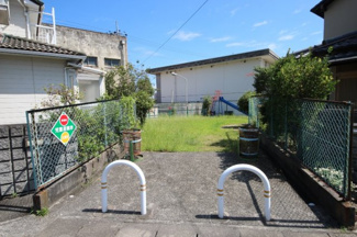 【周辺】 | 隣が公園で日当たりに有利です