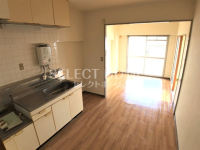 【居間・リビング】 | マンション巴 | ゆったりとしたリビングです