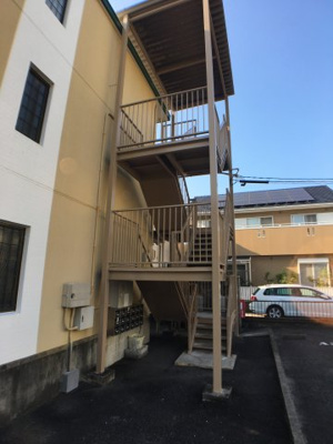 【エントランス】 | コーポ山本 | 清潔なエントランスです