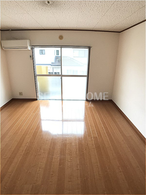 【寝室】 | コーポ山本 | 開放的な寝室です