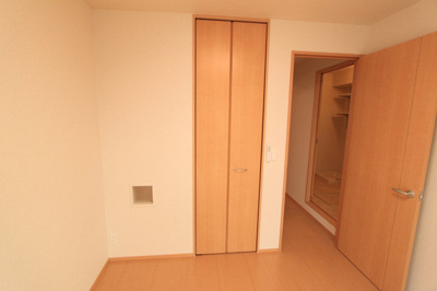 【洋室】 | ヴィルヌーブＥ | きれいな洋室です