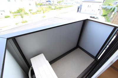 【バルコニー】 | ヴィルヌーブＥ | 広々としたバルコニーです