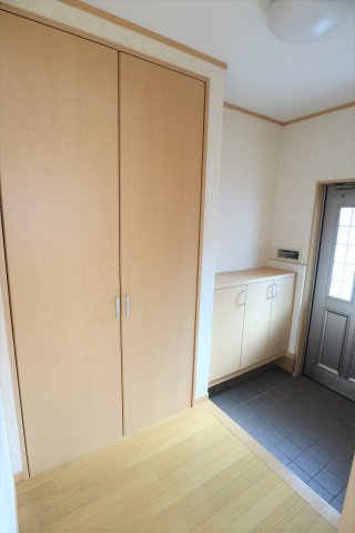 フォーリストＡ棟の玄関