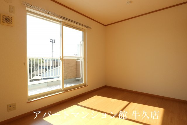 エターナルの洋室