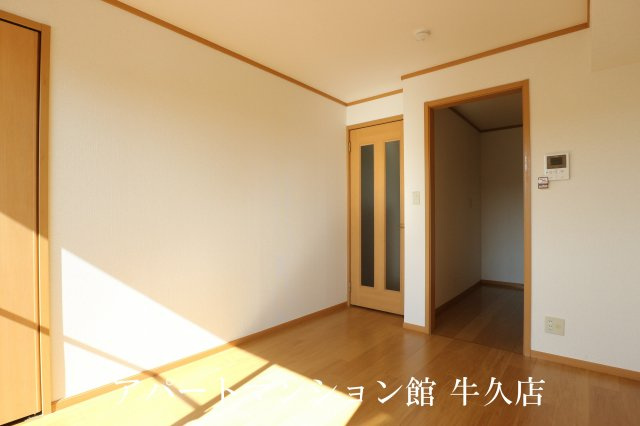 エターナルの居間・リビング