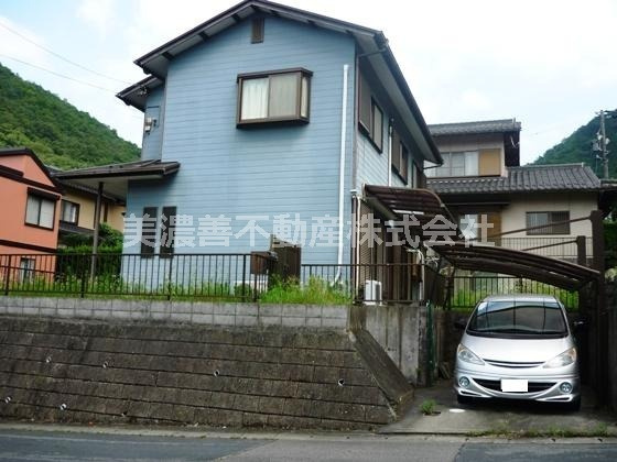 ４２４５１　岐阜市石谷中古戸建ての外観