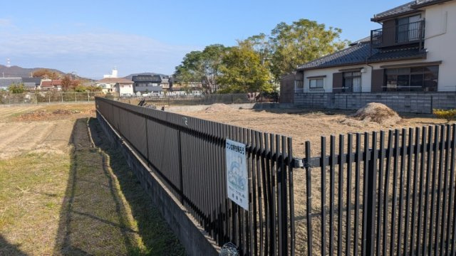 ４３６３９　岐阜市鷺山向井町土地の前面道路含む現地写真