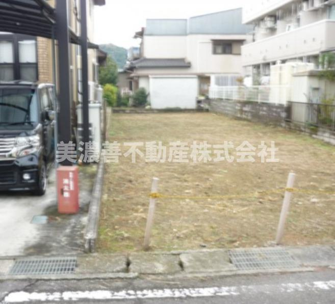 ４９５１１　関市弥生町土地の外観