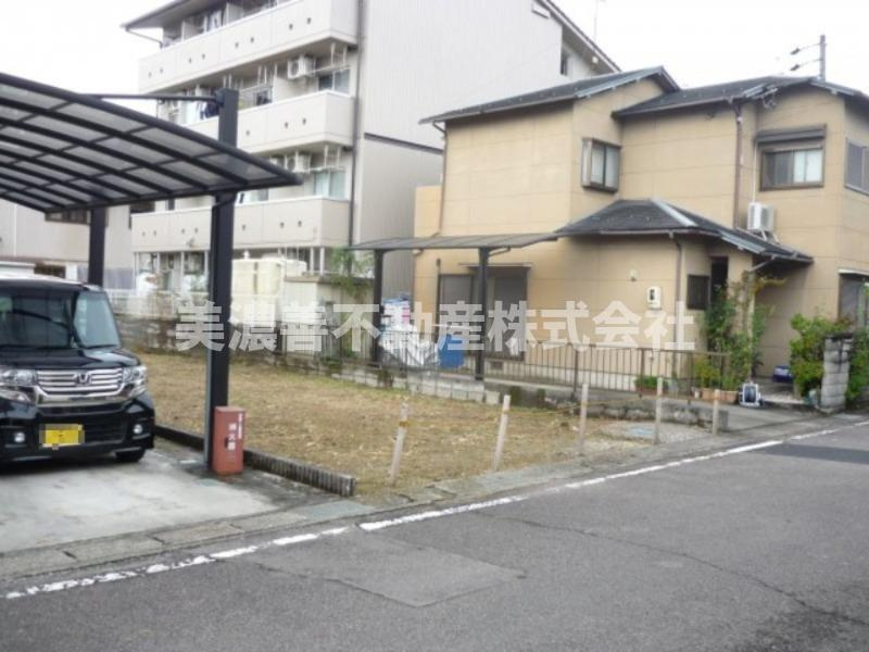 ４９５１１　関市弥生町土地の外観