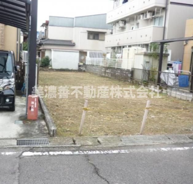 ４９５１１　関市弥生町土地の外観